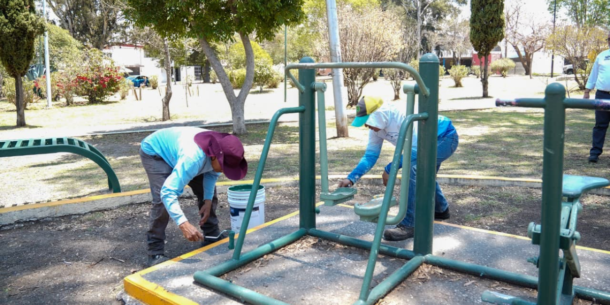Fortalece Gobierno de Pepe Chedraui mantenimiento de mobiliario urbano en parques para el bienestar de las familias