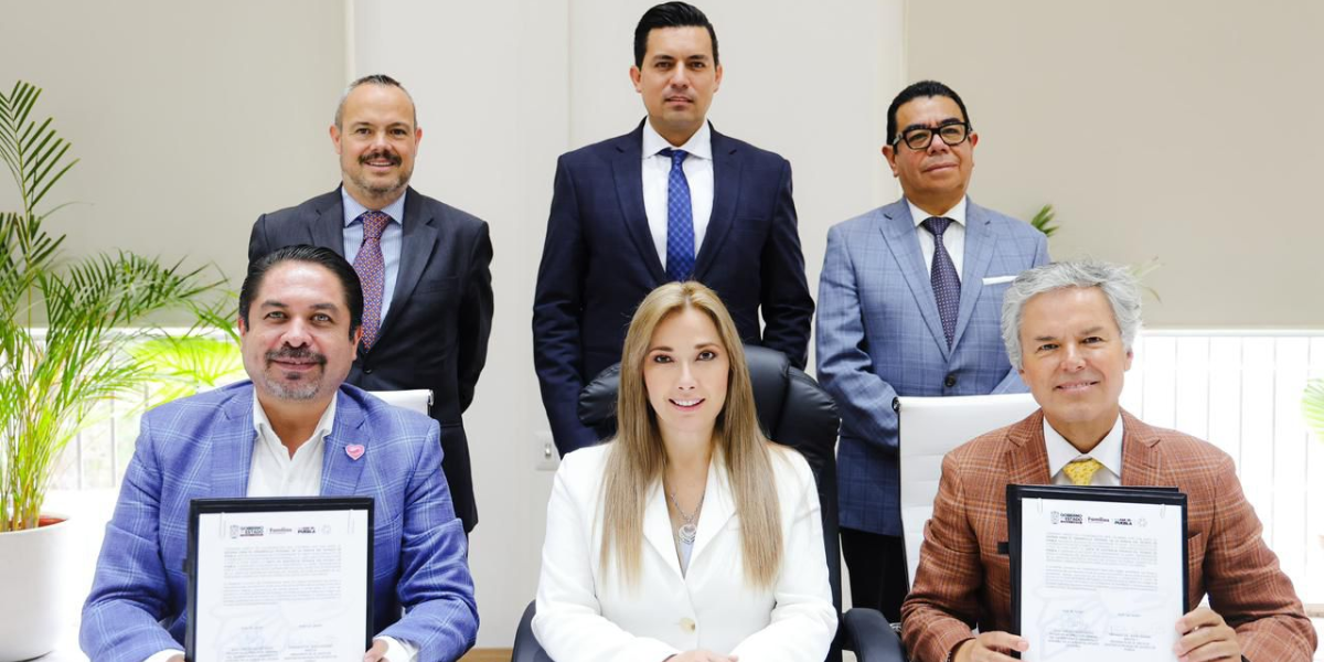 FIRMA SEDIF CONVENIOS ESTRATÉGICOS EN BENEFICIO DE FAMILIAS POBLANAS