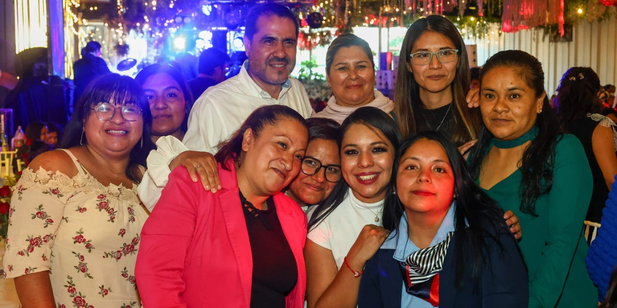 Gobierno de Tonantzin Fernández reconoce la trayectoria y esfuerzo del magisterio de San Pedro Cholula