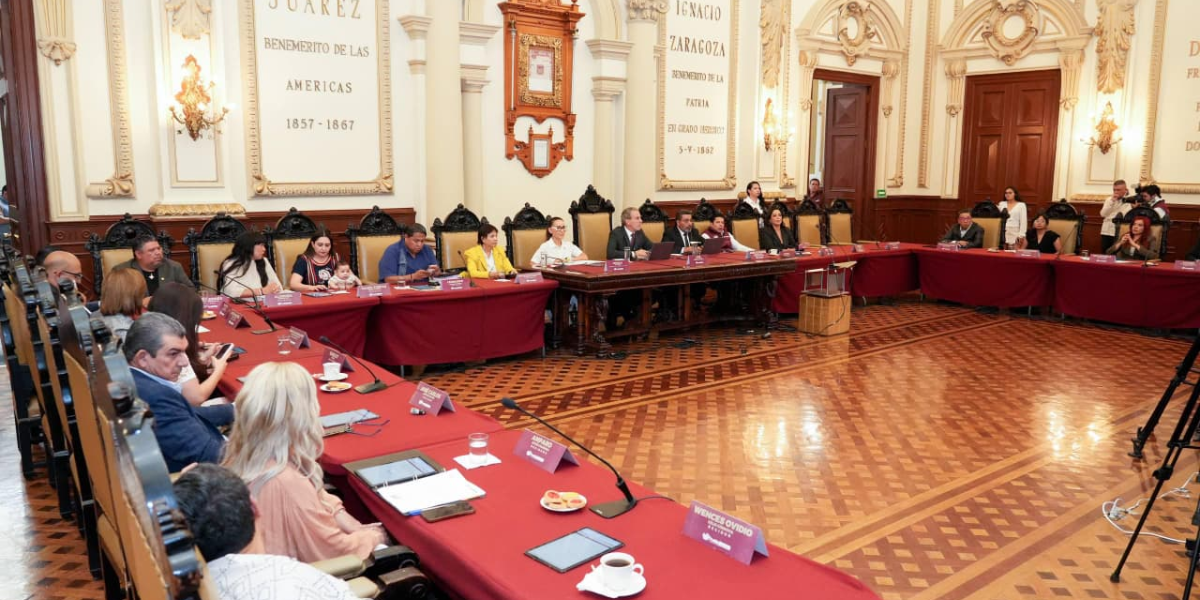 Nombra Cabildo a Alfonso Aguilar como secretario del Ayuntamiento de Puebla