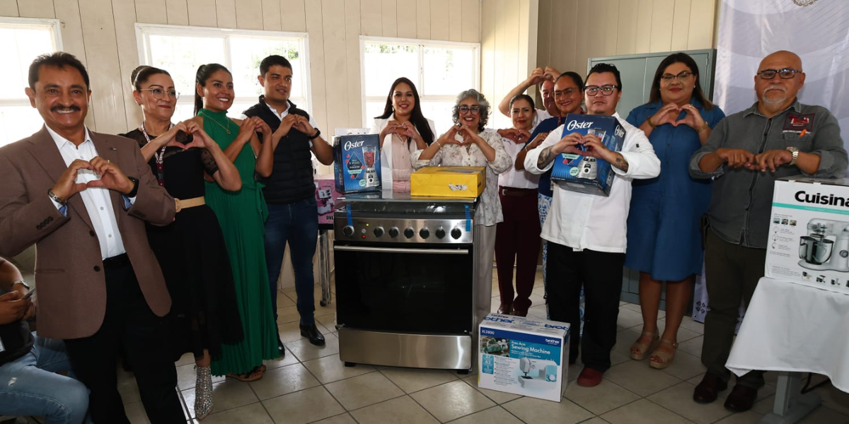 Con respaldo de Alejandro Armenta y Ceci Arellano, Tonantzin Fernández equipa centros educativos en San Pedro Cholula