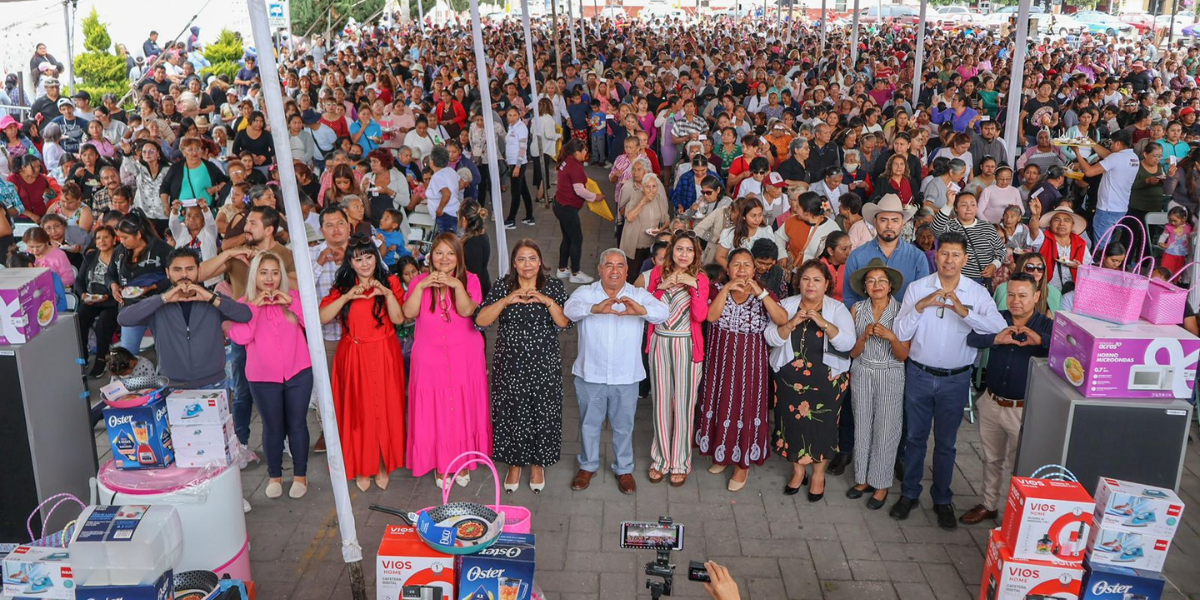 AMOZOC CELEBRÓ EN GRANDE EL DÍA DE LAS MADRES EN TODO EL MUNICIPIO