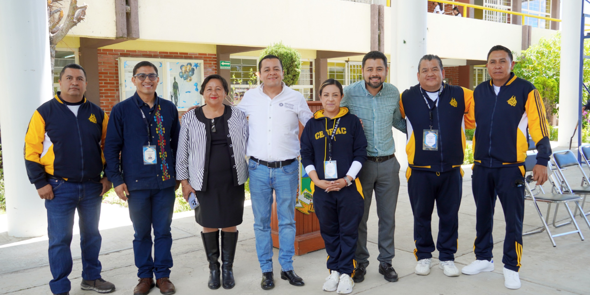 ENTREGÓ GOBIERNO DE TEXMELUCAN 300 ÁRBOLES PARA REFORESTAR EL CENTRO ESCOLAR GENERAL RAFAEL ÁVILA CAMACHO