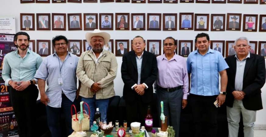 DIF DE TEXMELUCAN CELEBRA A ADULTOS MAYORES CON MOTIVO DEL DÍA DEL PADRE