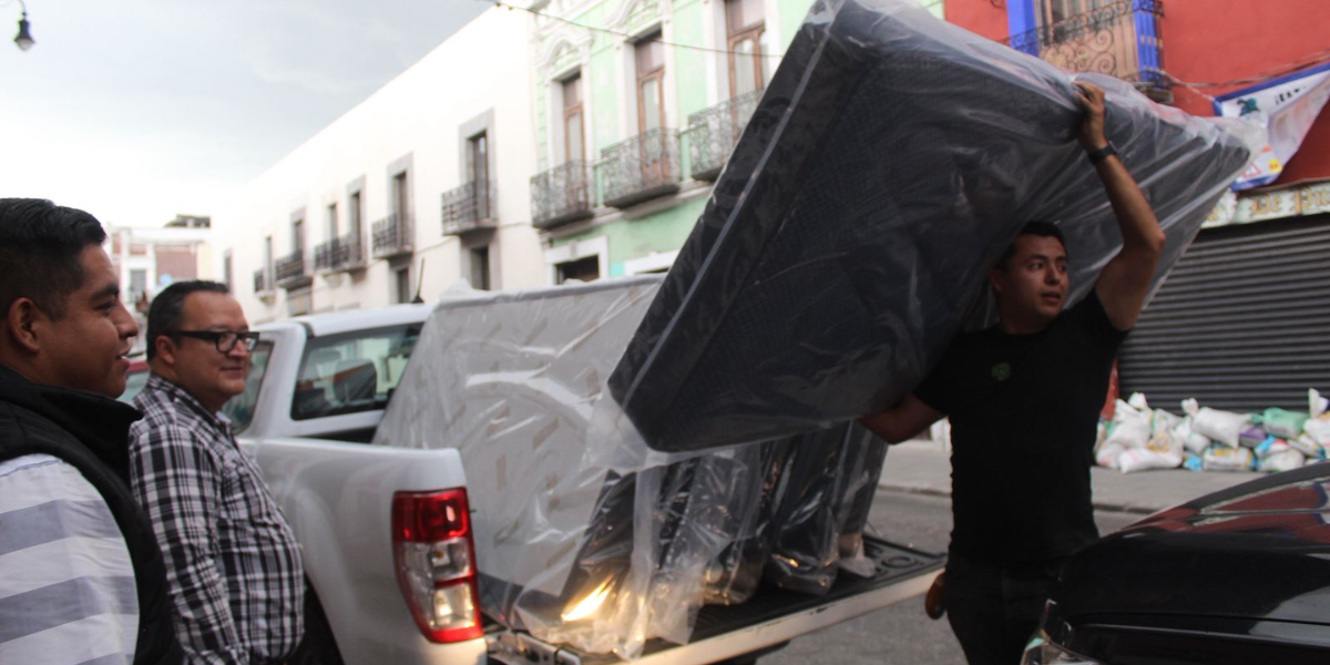 Continúa gobierno Pepe Chedraui con la entrega de enseres a personas damnificadas