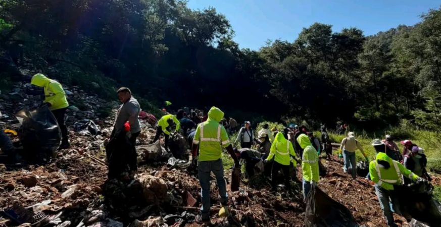 Rosy Díaz impulsa jornada de limpieza y retiran más de 3.5 toneladas de residuos de una barranca