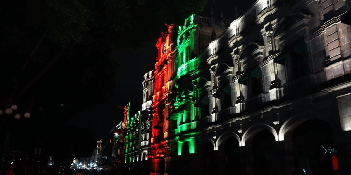Inaugura Pepe Chedraui nuevo sistema de iluminación arquitectónica del Palacio Municipal
