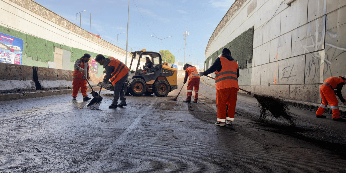 Realiza Gobierno de Pepe Chedraui limpieza en el bajopuente de Bulevar 5 de Mayo y 2 Norte