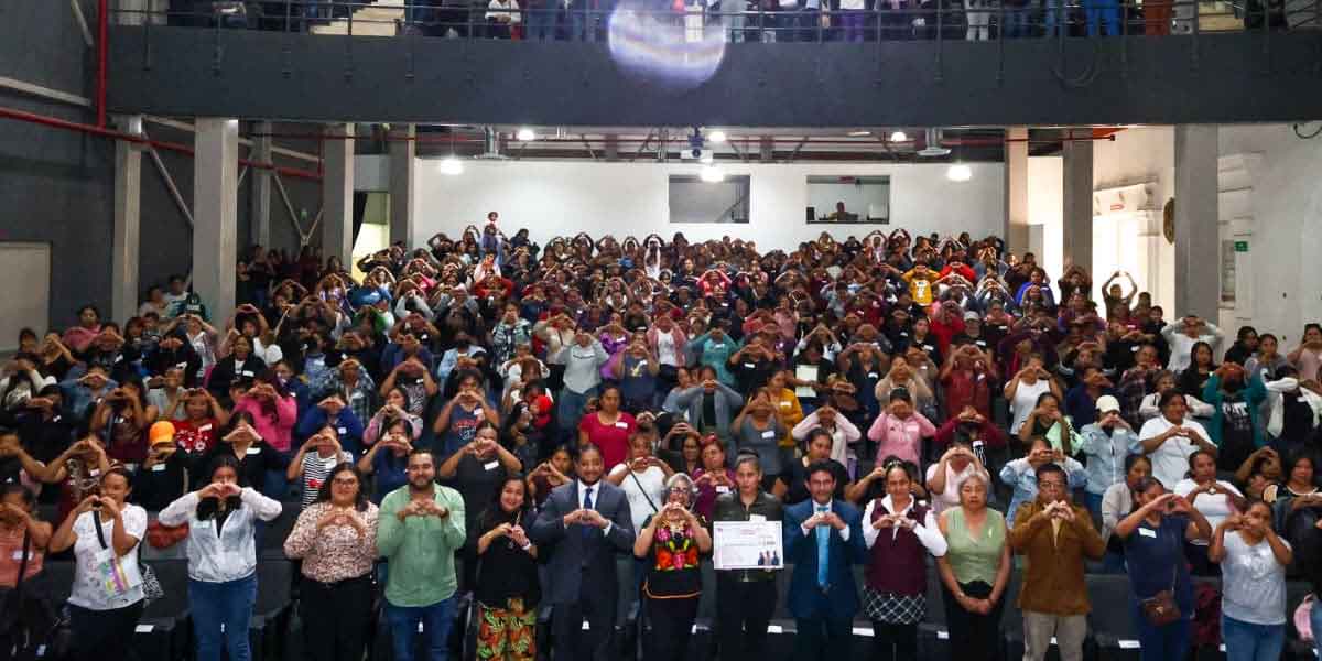 Con Tonantzin Fernández, las mujeres cholultecas reciben apoyo para fortalecer su autonomía y empoderamiento