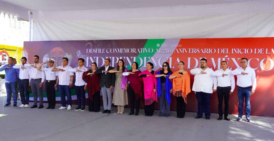 CON SALDO BLANCO Y GRAN PARTICIPACIÓN CIUDADANA SE REALIZÓ EL DESFILE CÍVICO-MILITAR TEXMELUCAN
