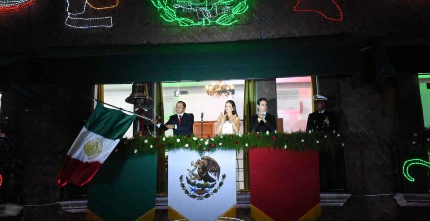 CON FERVOR PATRIO Y UNIDAD, MILES DE TEXMELUQUENSES DAN EL GRITO DE INDEPENDENCIA JUNTO AL EDIL JUAN MANUEL ALONSO